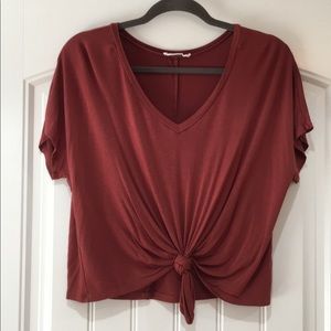Red cropped tee